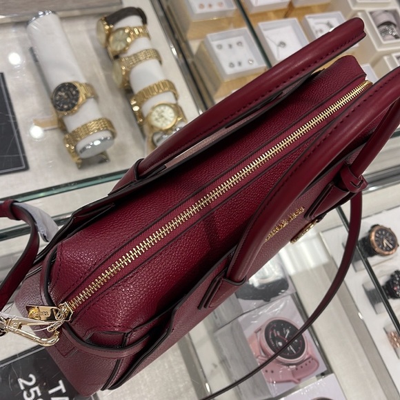 MICHAEL KORS
Mercer Medium Two-Tone Pebbled Leather Belted Satchel
Mulberry - Picture 9 of 16